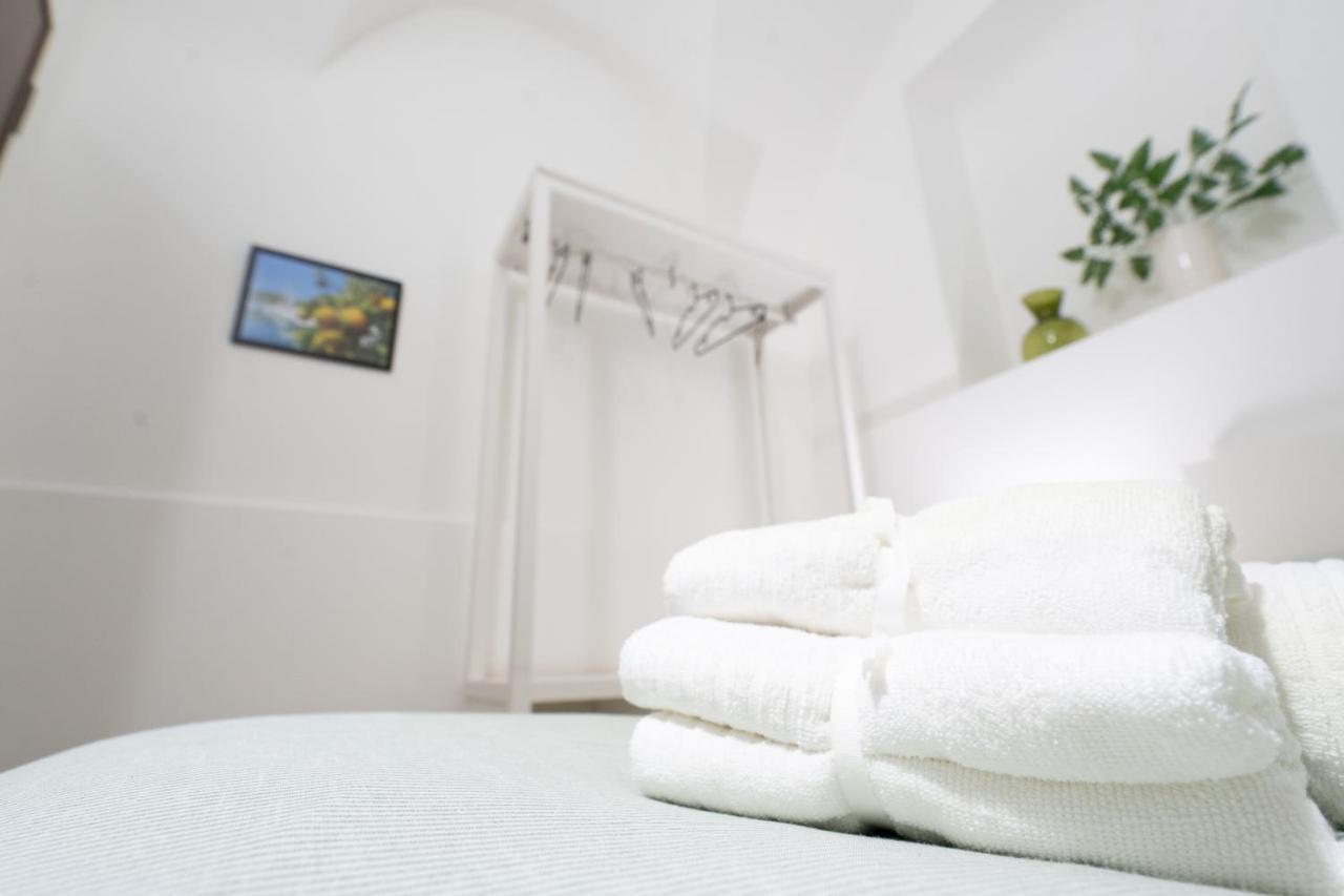 Be Happy Rooms Катания Экстерьер фото