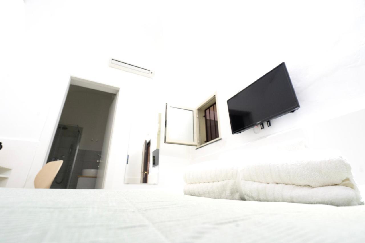 Be Happy Rooms Катания Экстерьер фото